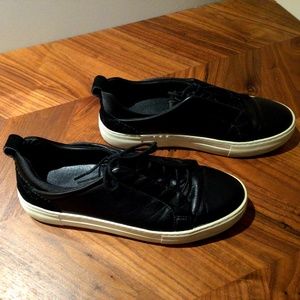 Jslides women’s black leather sneakers